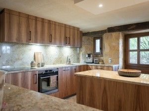 fabrication cuisine bois perigord noir