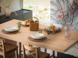 table cuisine noire bois zellige