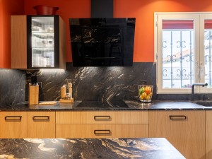 conception cuisine bois granit pays basque