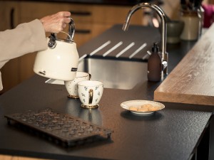 realisation cuisine bois et noir en dordogne inova cuisine