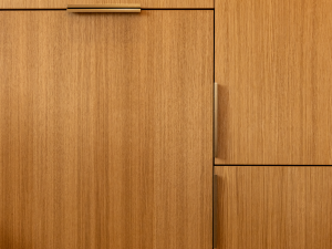 installation cuisine blanche et bois au pays basque