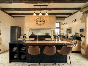 fabrication cuisine bois et noir en dordogne inova cuisine