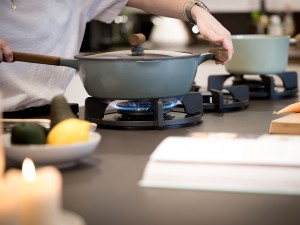 installation cuisine blanche et bois dordogne