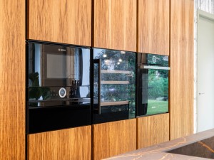 installation cuisine bois noire chiberta