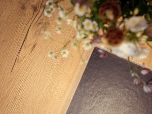 installation cuisine bleu marine et bois