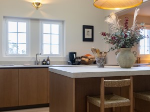 design cuisine bois texturee biarritz