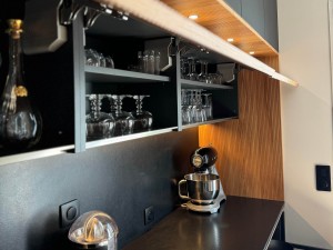 conception cuisine noire bois tours