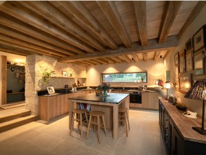 fabrication-cuisine-en-bois-avec-ilot-central-dordogne