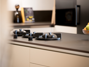 design cuisine blanche et bois dordogne