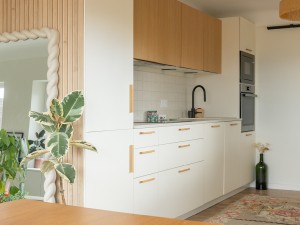 conception-cuisine-blanche-et-bois-anglet