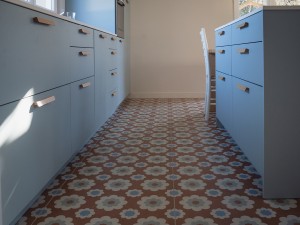 idee cuisine bleue et bois montbrison inova cuisine